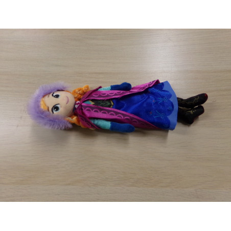 Muñeca blandita Frozen. Segunda mano.