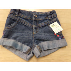 Pantalón corto 3 años. Segunda mano.