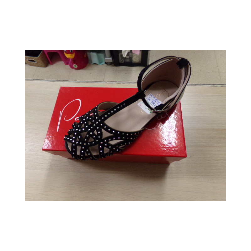 Sandalias nº 30 piel vuelta Papanatas. Segunda mano.