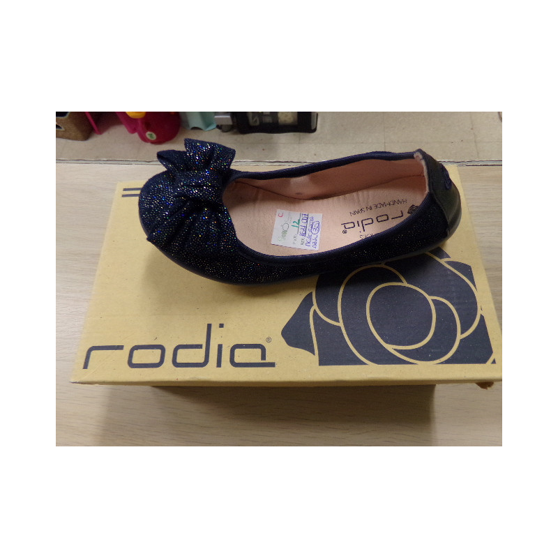 Merceditas azul marino nº 30 . Segunda mano.