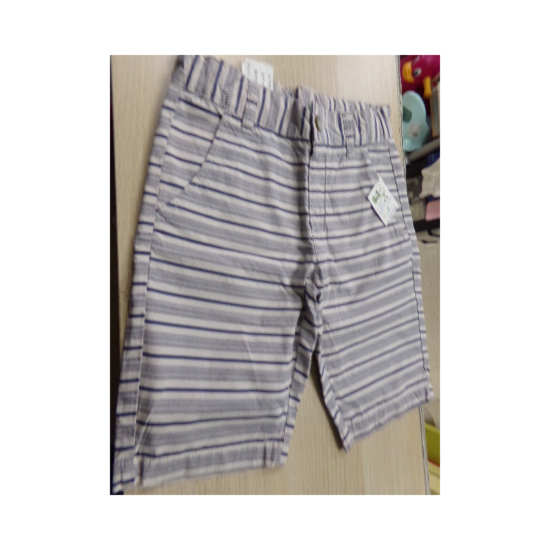 Pantalón corto Benetton 7-8 años. Segunda mano.