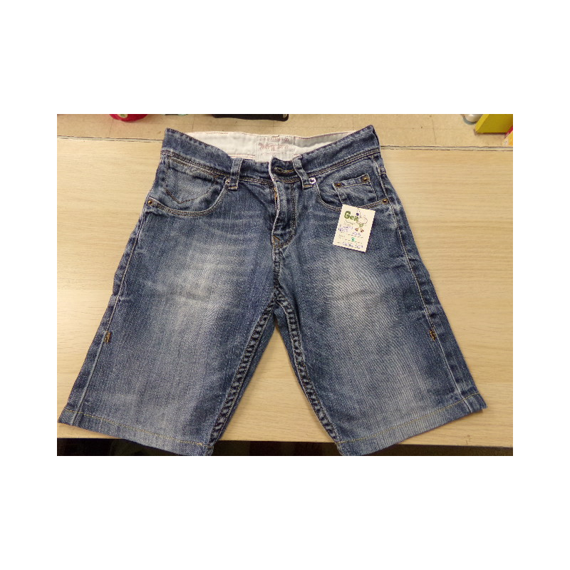 Pantalón corto Levis 10 años. Segunda mano.