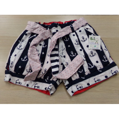 Pantalón corto reversible 8 años. Segunda mano.