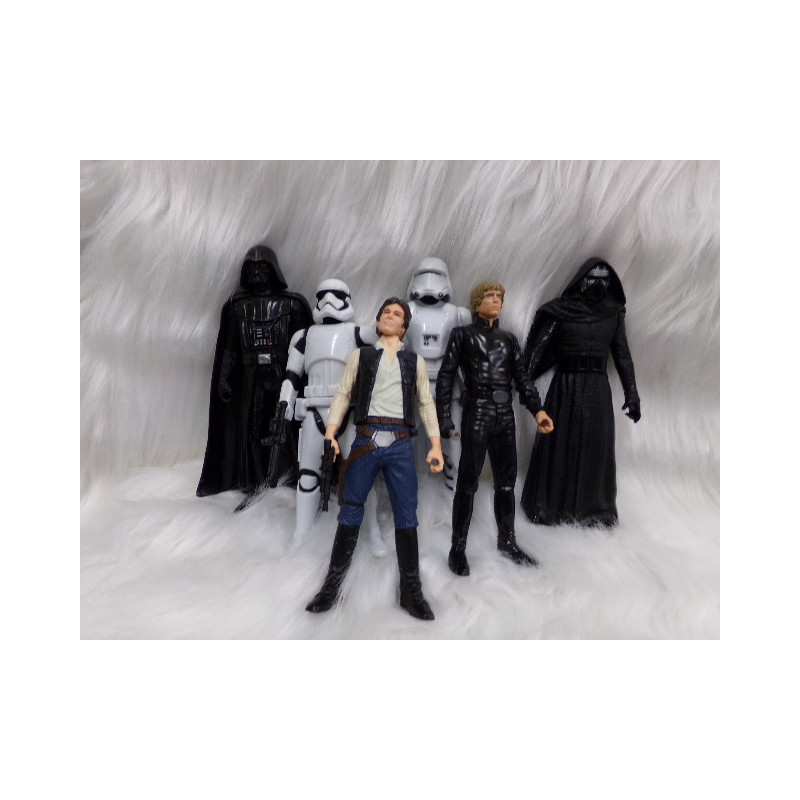 Surtido muñecos Star Wars, 2 euros unidad. Segunda mano.