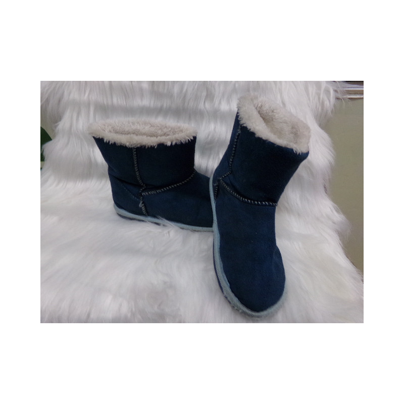 Bota pelito azul nº 31. Segunda mano.