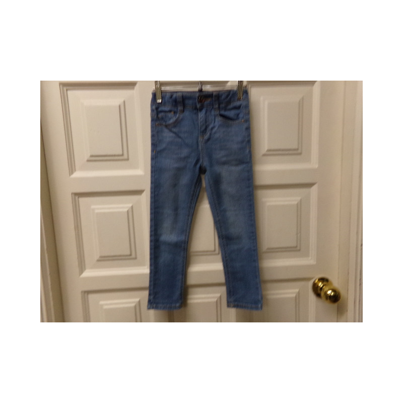 Pantalón vaquero 4 años. Segunda mano.