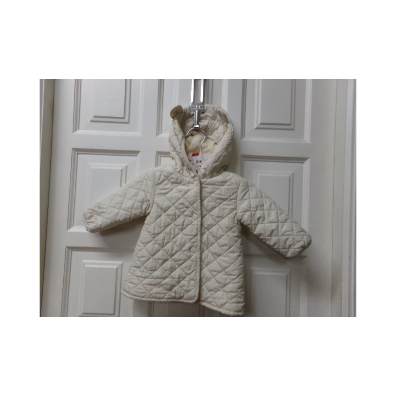 Abrigo beig 12-18 meses. Segunda mano.