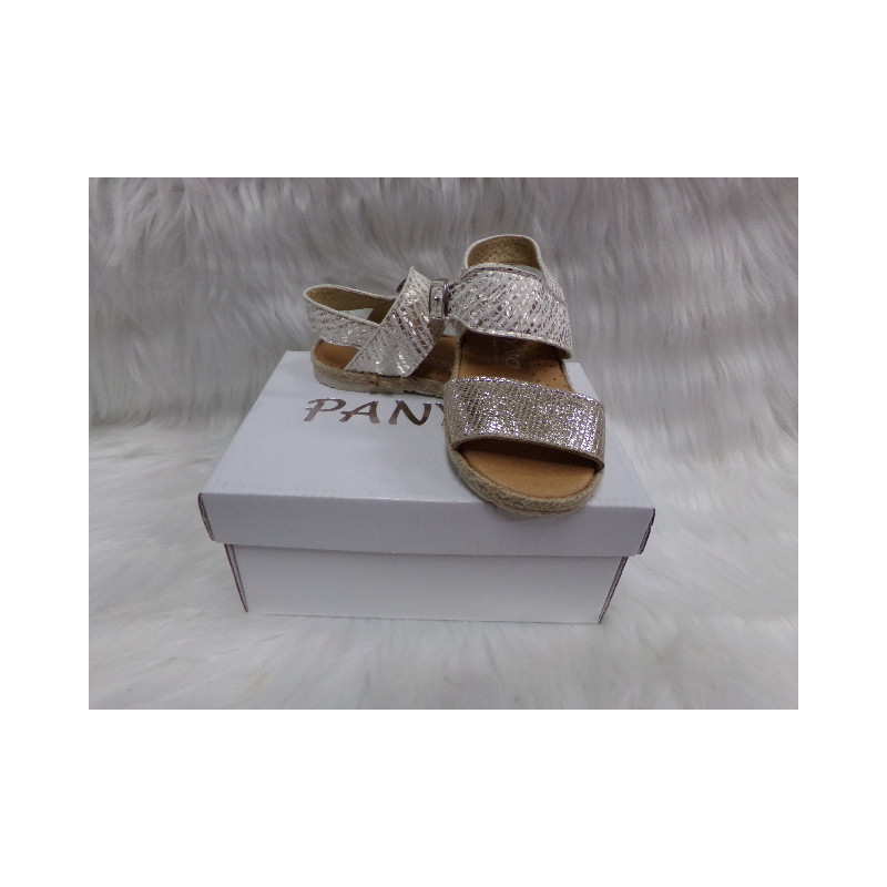 Sandalias nº 21. Segunda mano.