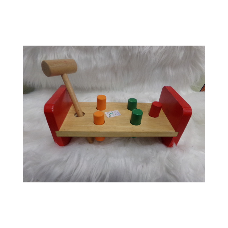 Banco de golpeo, madera. Segunda madera.