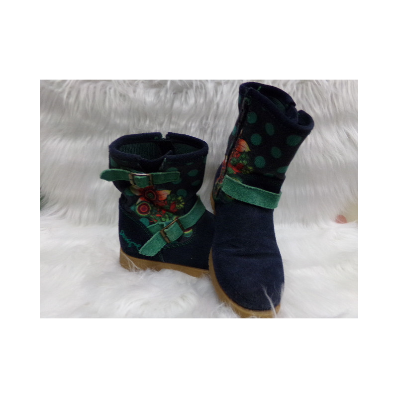 Bota nº 31 Desigual azul marino, piel vuelta. Segunda mano.
