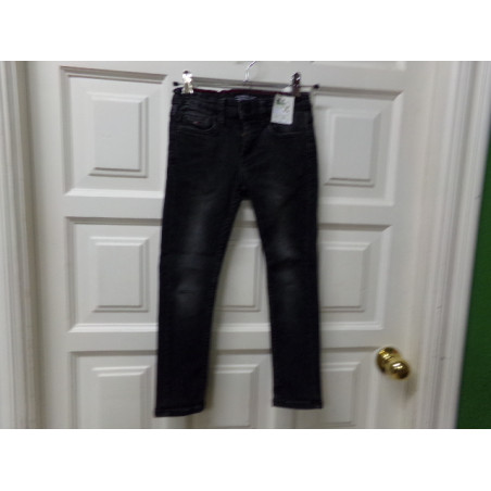 Pantalón negro Tommy H 8 años. Segunda mano.