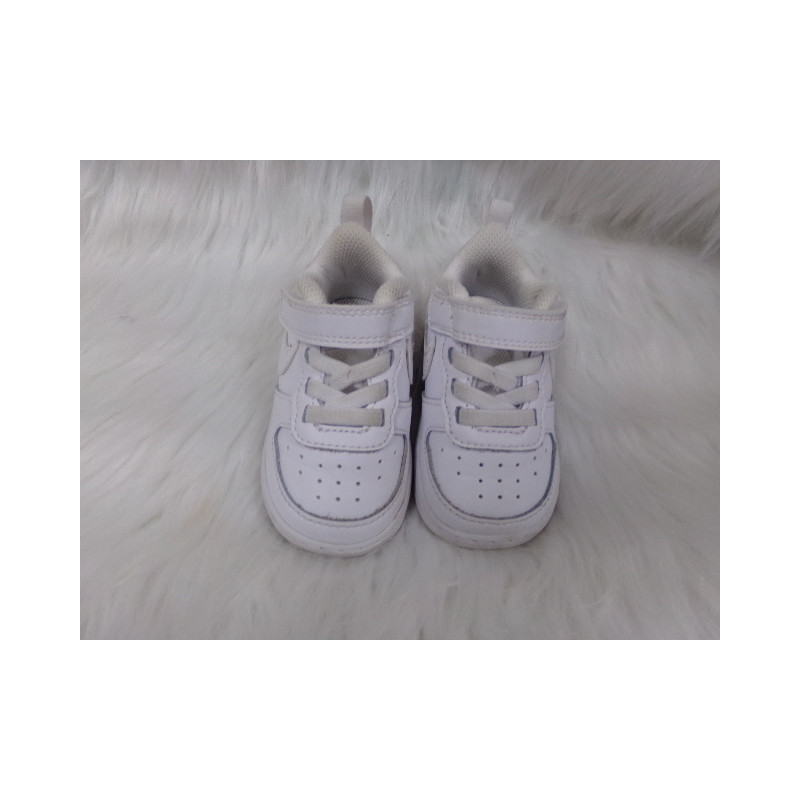 Tenis Nike nº 19. Segunda mano.