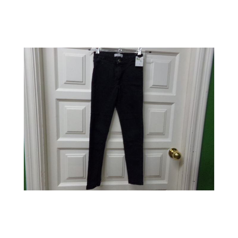 Pantalón vaquero negro Mango 9 años. Segunda mano.