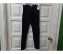 Pantalón vaquero negro Mango 9 años. Segunda mano.