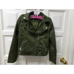 Cazadora verde piel vuelta/antelina 9 años. Segunda mano.