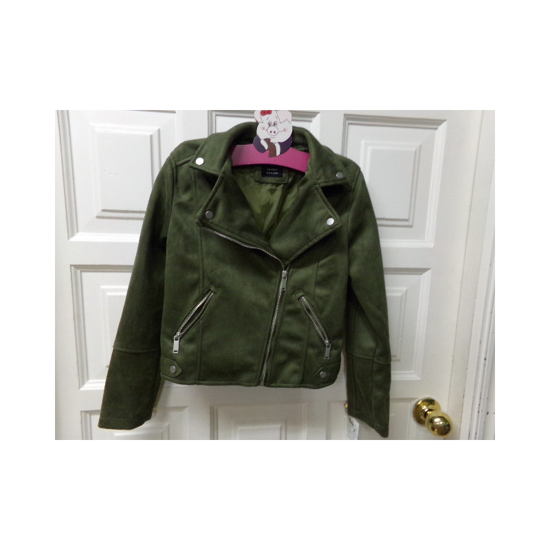 Cazadora verde piel vuelta/antelina 9 años. Segunda mano.