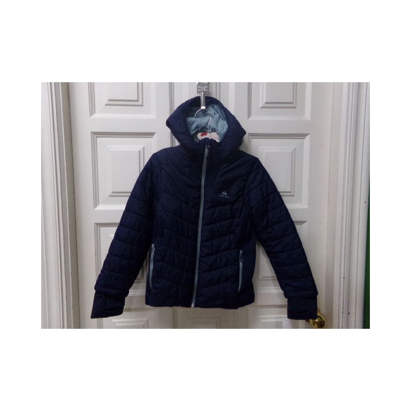 Cazadora Decathlon azul marino 7 años. Segunda mano.