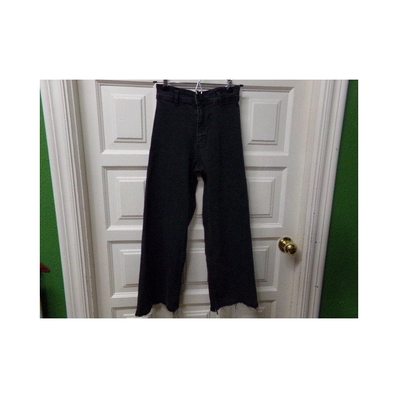 Pantalón negro Zara 12 años. Segunda mano.