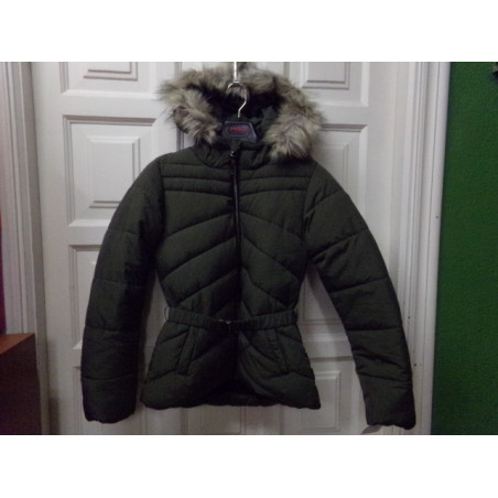 Plumas verde 10 años. Segunda mano.