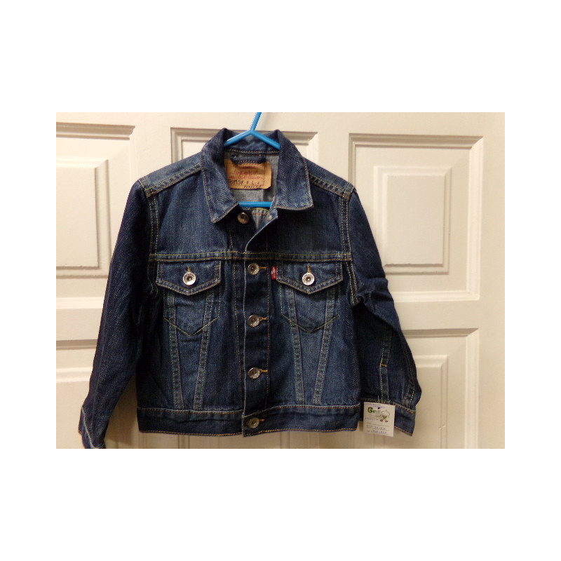 Cazadora vaquera Levis 4 años. Segunda mano.