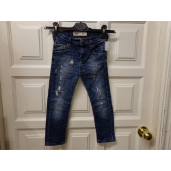 Pantalón vaquero Levis 8 años. Segunda mano.