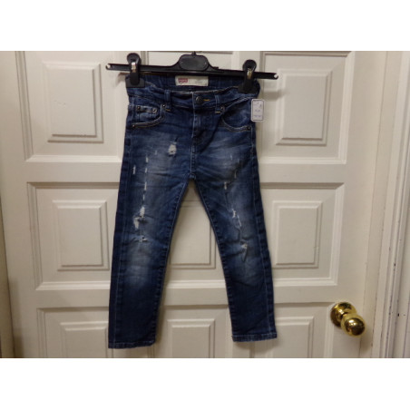 Pantalón vaquero Levis 8 años. Segunda mano.