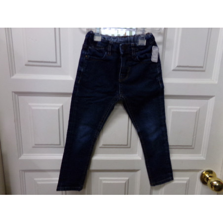 Pantalón vaquero Zara 4 años. Segunda mano.