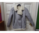 Chaquetón gris piel vuelta 12 años. Segunda mano.