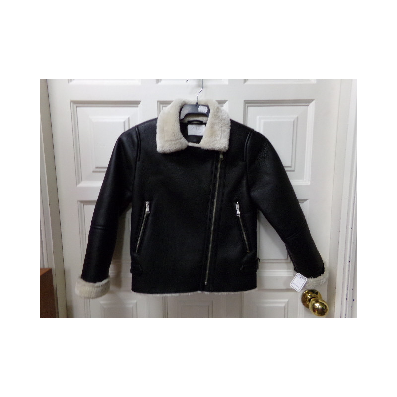 Cazadora polipiel forrada Zara 9 años. Segunda mano.