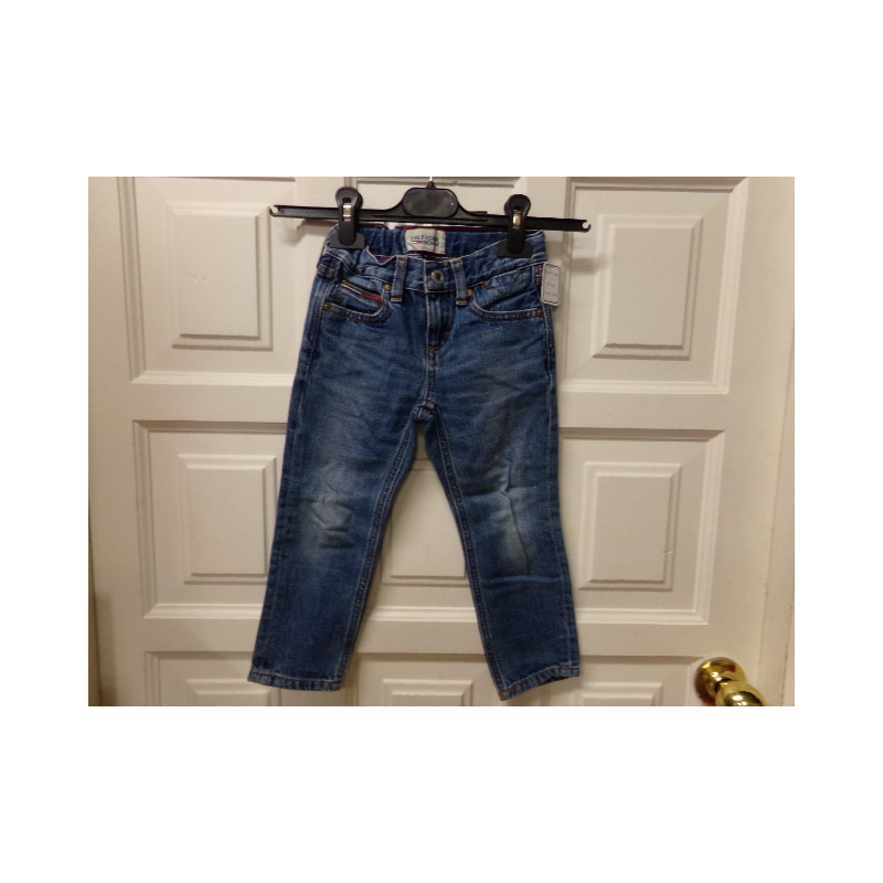 Pantalón vaquero Tommy H. 4 años. Segunda mano.