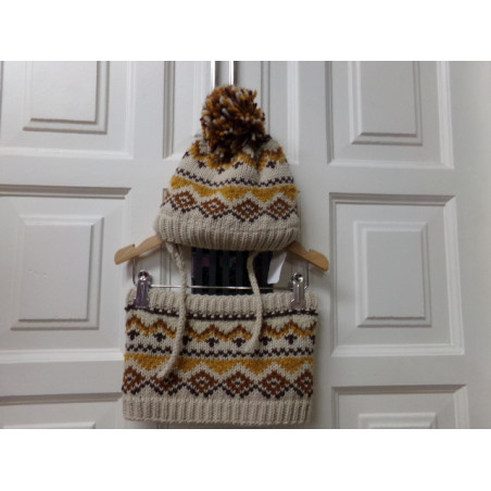 Gorro y cuello punto 2 años. Segunda mano.
