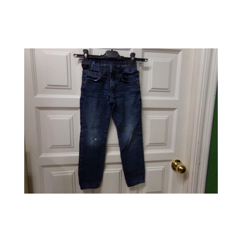 Pantalón vaquero Zara 4-5 años. Segunda mano.