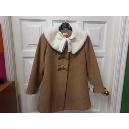 Abrigo paño camel Dolce Petit 8 años. Segunda mano.