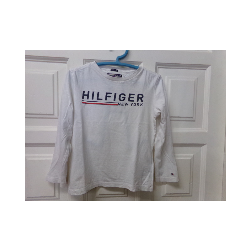 Camiseta Tommy H. 6 años. Segunda mano.