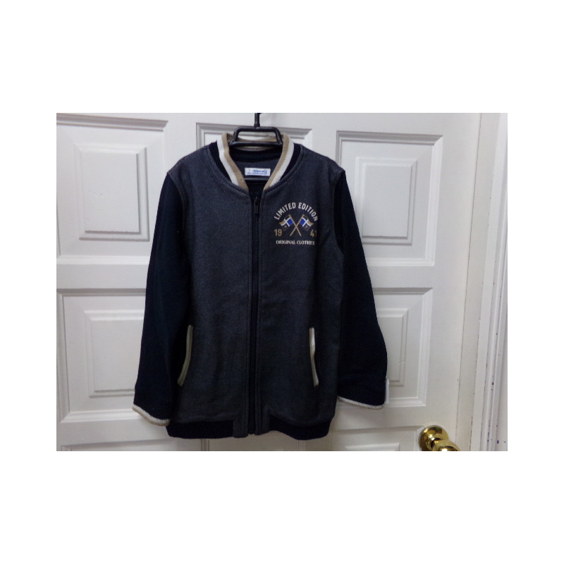 Cazadora Mayoral 7 años. Segunda mano.