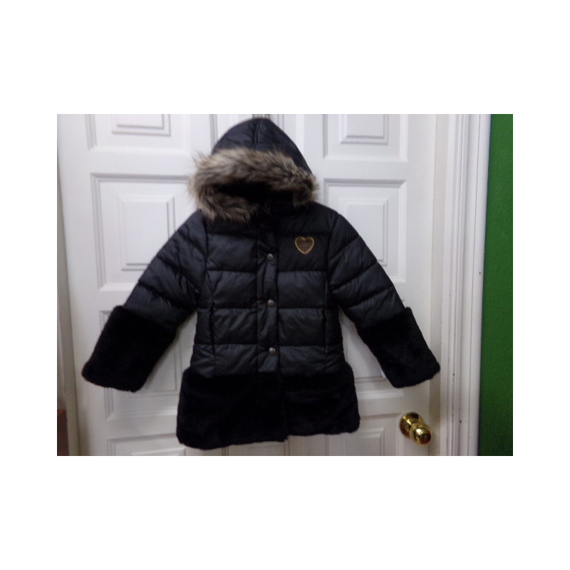 Plumas negro 5 años. Segunda mano.