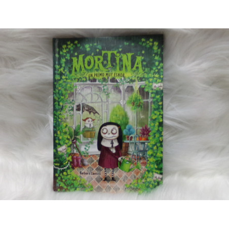 Libro Mortina, un primo muy Esnob. Segunda mano.