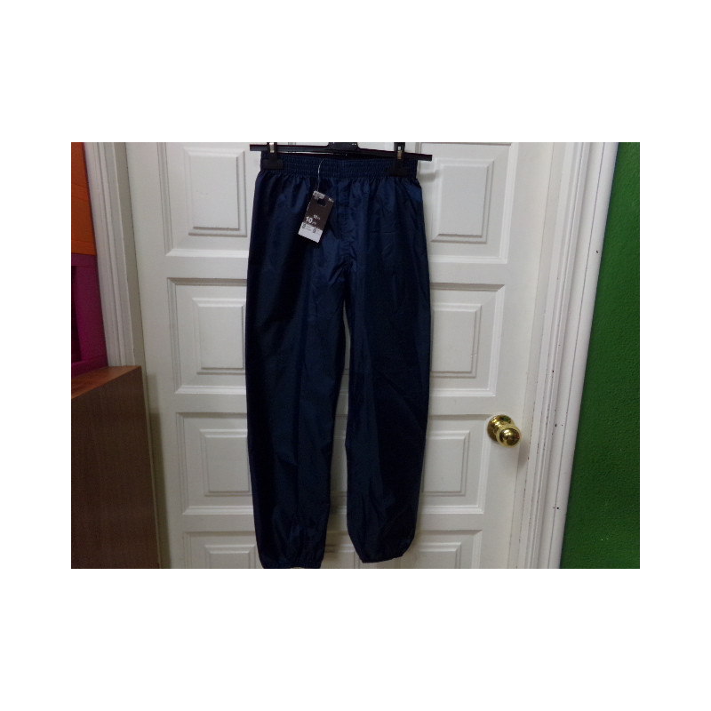 Pantalón de agua 10 años. Sin uso.