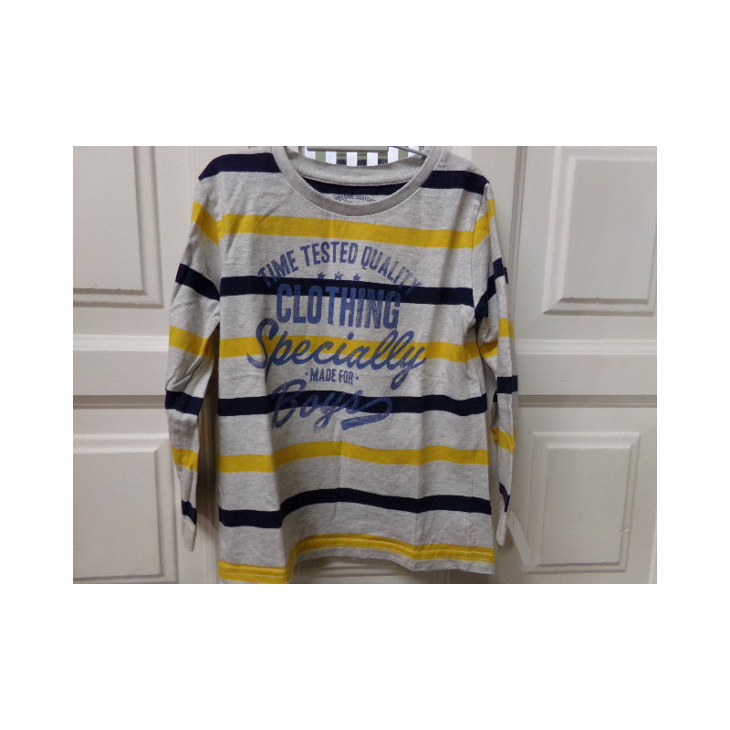 Camiseta 3-4 años Mayoral. Segunda mano.