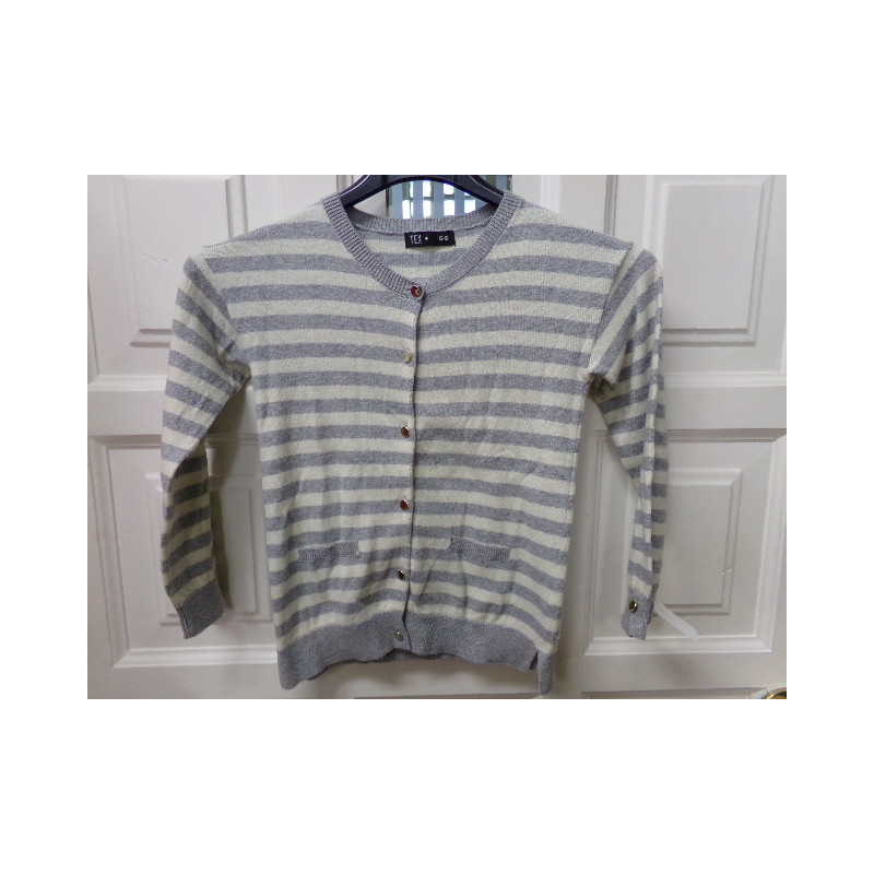 Chaqueta gris rayas 5-6 años. Segunda mano.