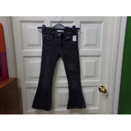 Pantalón vaquero Zara 8 años. Segunda mano.