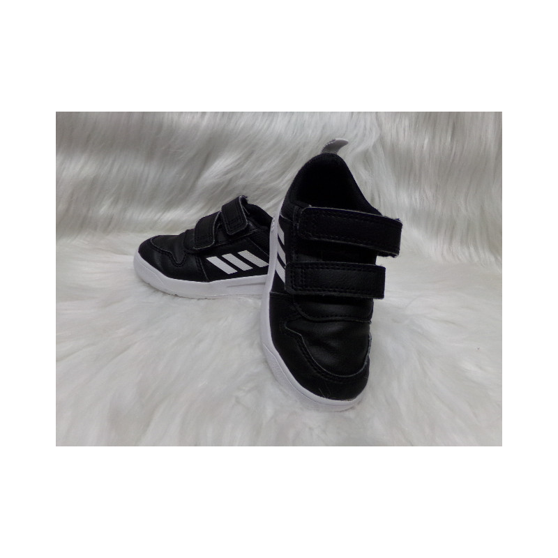 Tenis Adidas nº 23. Segunda mano.