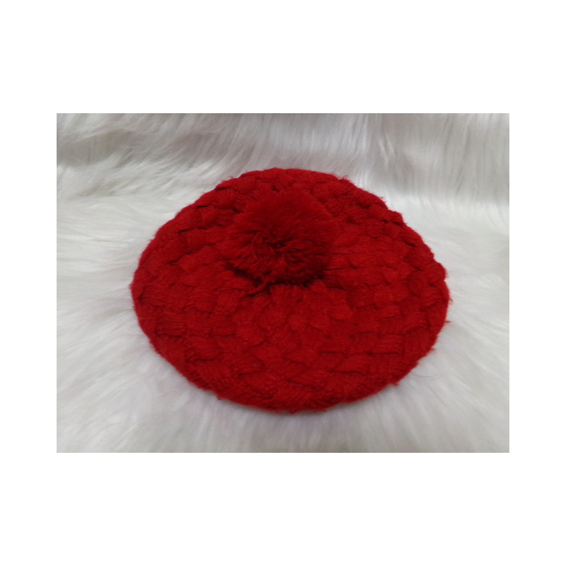 Gorro punto rojo. Segunda mano.