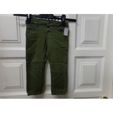 Pantalón verde Zara 18-24 meses. Segunda mano.