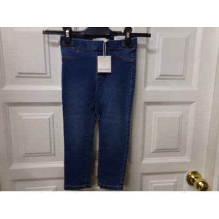 Pantalón vaquero 3-4 años. A estrenar.