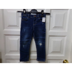 Pantalón vaquero Zara 2-3 años. Segunda mano.