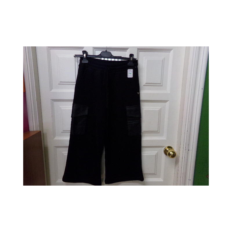 Pantalón negro 12 años. Segunda mano.