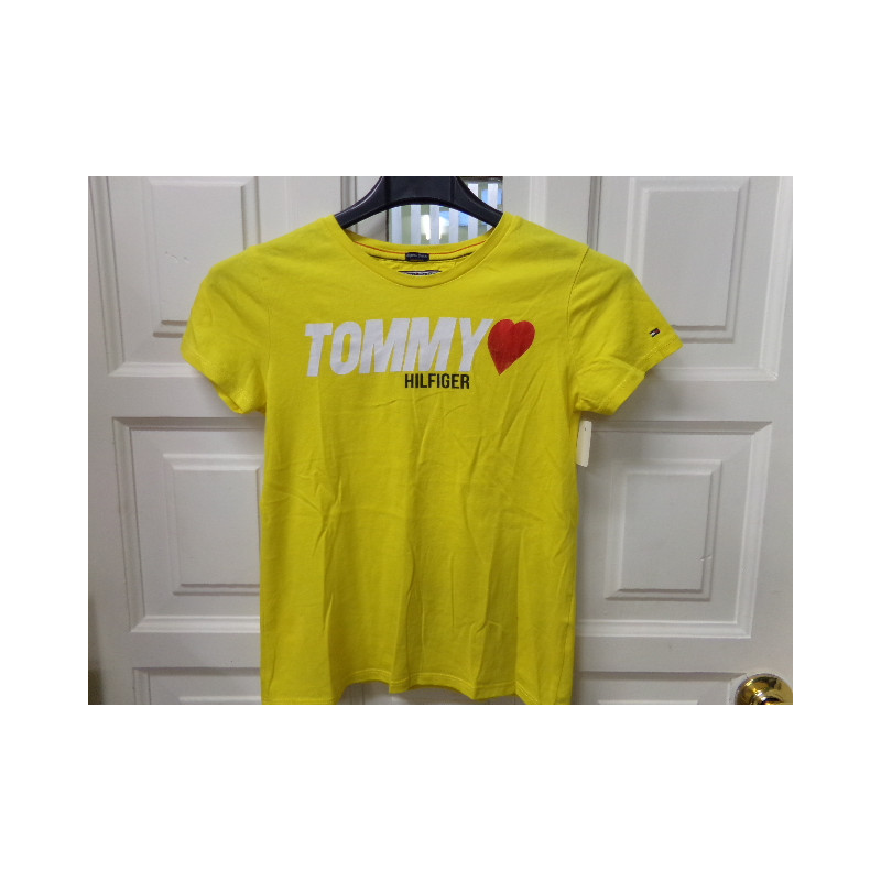 Camiseta 10 años Tommy Hilfiger. Segunda mano.