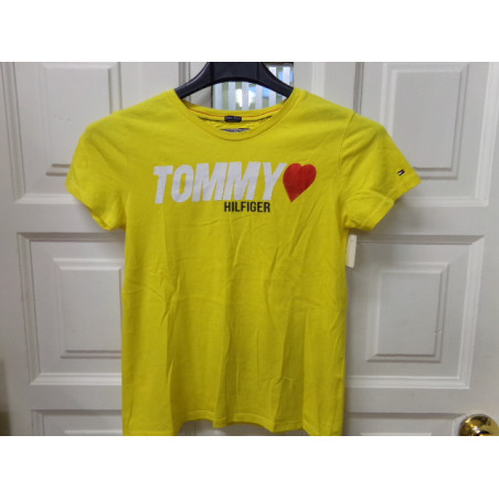 Camiseta 10 años Tommy Hilfiger. Segunda mano.