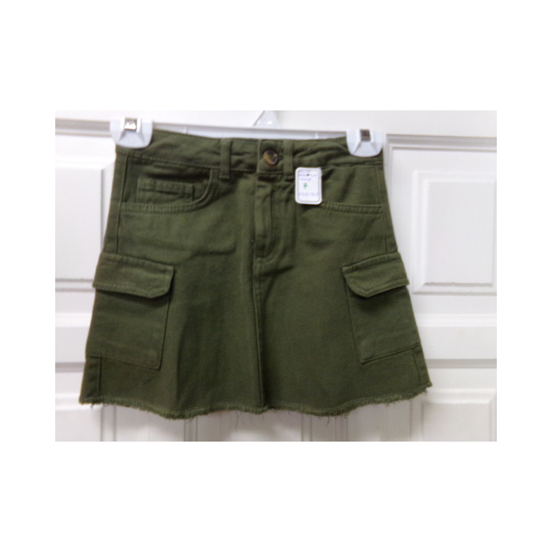 Falda verde Zara 9 años. Segunda mano.